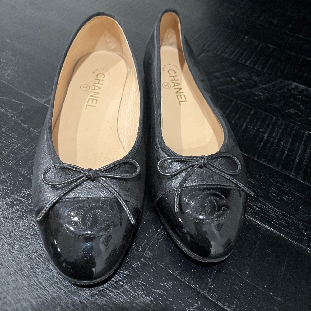 Chanel Lambskin & Patent Calfskin Black Ballerina Flats Size 37.5